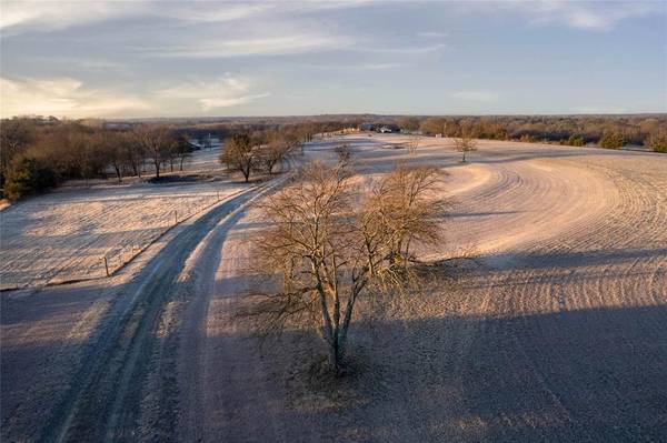 1922 Bethel Cannon Road, Whitewright, TX 75491