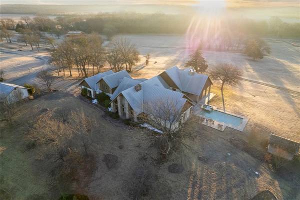 1922 Bethel Cannon Road, Whitewright, TX 75491