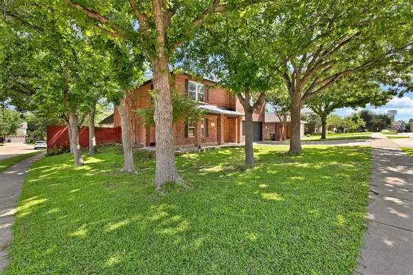 301 Cortland Circle, Roanoke, TX 76262