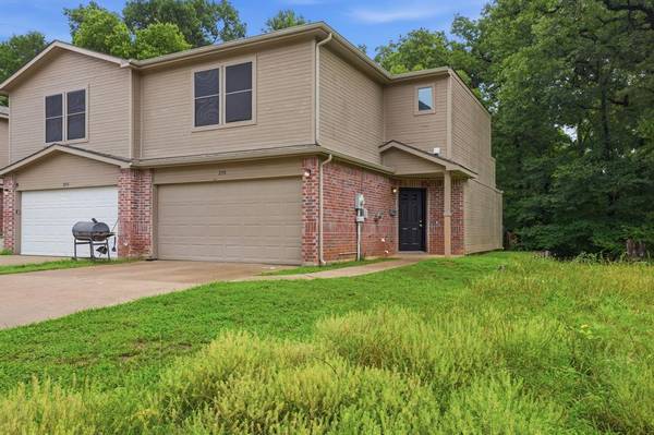 238 Creek Cove Drive, Dallas, TX 75217