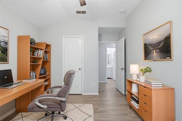 238 Creek Cove Drive, Dallas, TX 75217