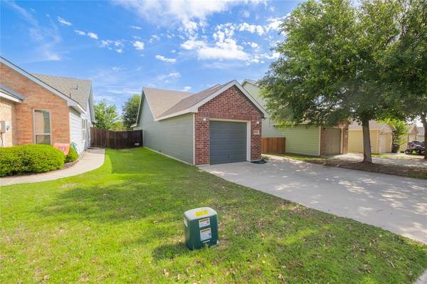 10716 Edgewest Terrace, Fort Worth, TX 76108