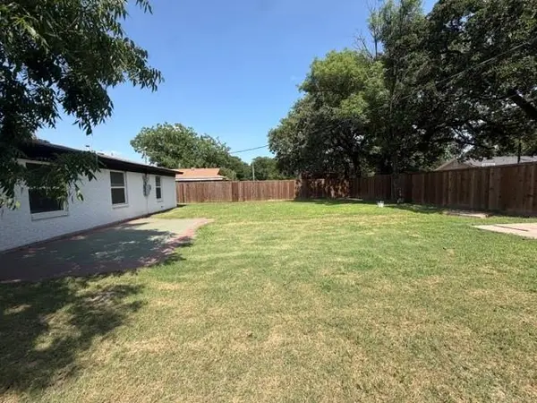 6836 Western Hills Drive, Dallas, TX 75217