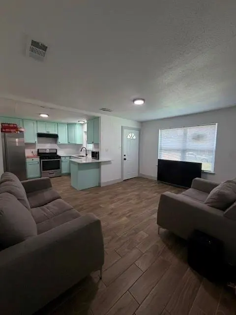 6836 Western Hills Drive, Dallas, TX 75217