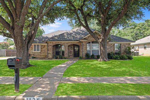 1128 Wingate Drive, Bedford, TX 76021