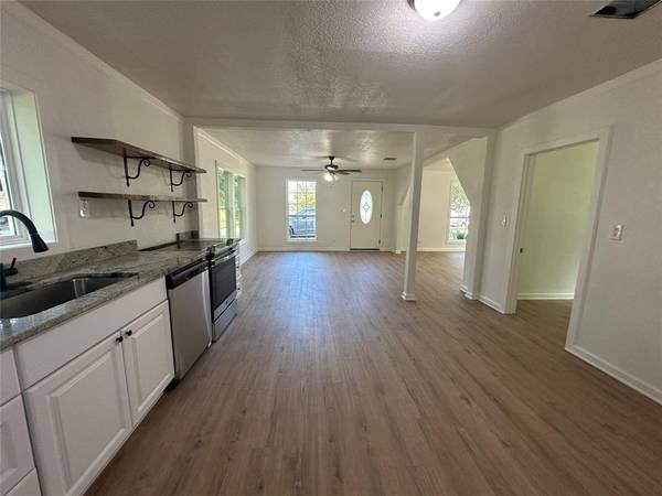 1007 N Lane Street, Comanche, TX 76442