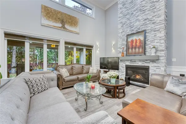 735 CABANA Road West, Windsor, ON N9G 1B5