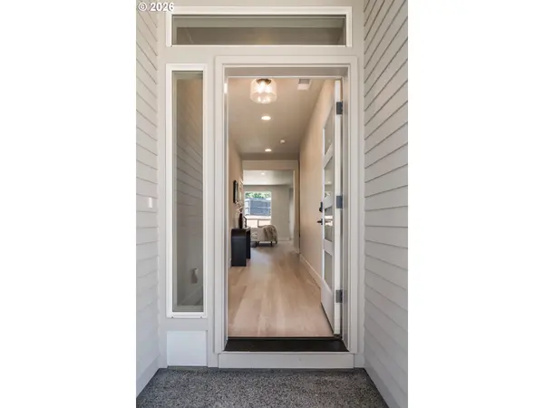 16098 BARLOW TRAIL LN, Oregon City, OR 97045