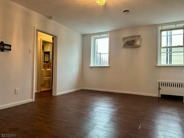 530 Valley Brook Ave, Lyndhurst Twp., NJ 07071