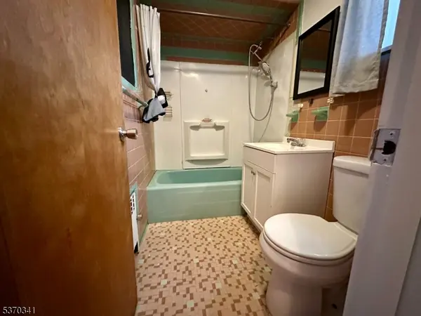 530 Valley Brook Ave, Lyndhurst Twp., NJ 07071