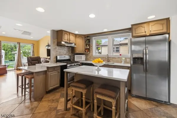 72 Forest Ave, Hawthorne Boro, NJ 07506