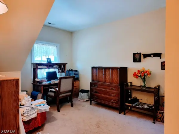 40 Schmidt Cir, Watchung Boro, NJ 07069