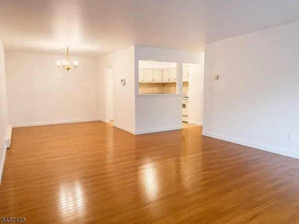 807 Eves Dr 3Q, Hillsborough Twp., NJ 08844