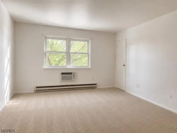807 Eves Dr 3Q, Hillsborough Twp., NJ 08844
