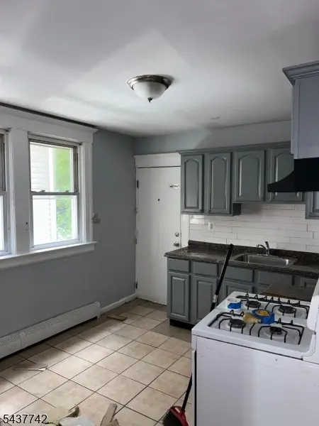 58 Cypress St, Newark City, NJ 07108