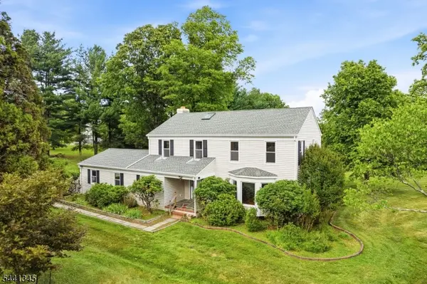102 Robin Way, Readington Twp., NJ 08853