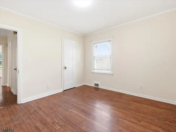 95 Sycamore Ave, Livingston Twp., NJ 07039