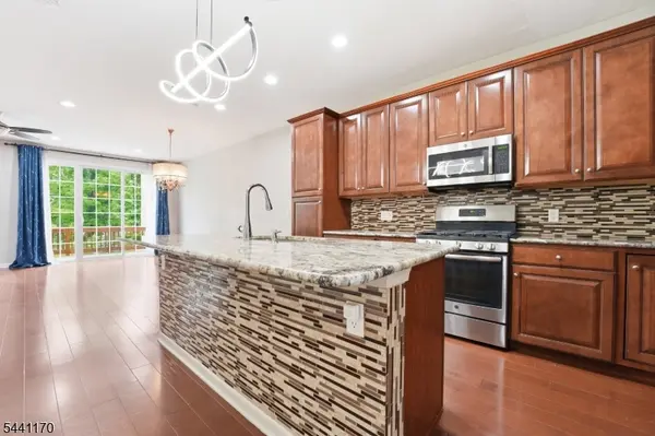 105 Pearce Ln, South Brunswick Twp., NJ 08852