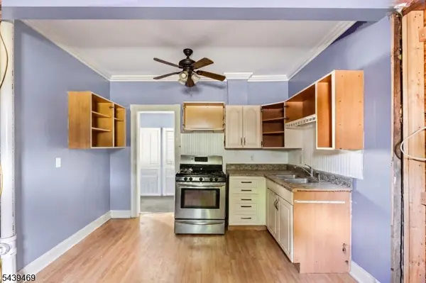 164 Main St, Newton Town, NJ 07860