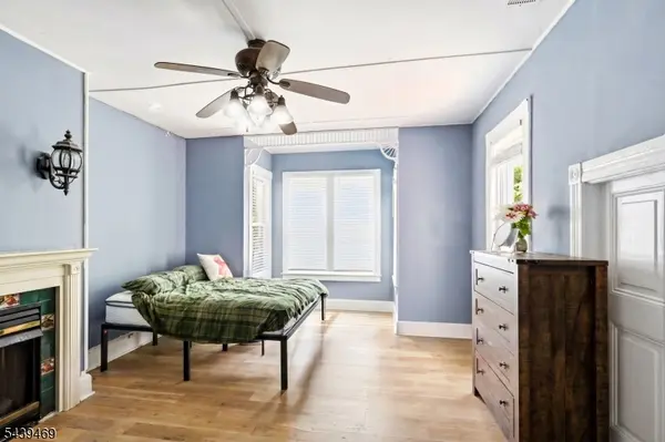 164 Main St, Newton Town, NJ 07860