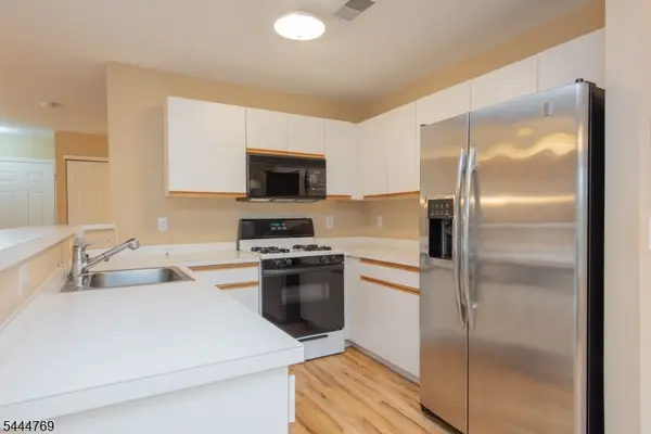 2404 Vantage Ct, Denville Twp., NJ 07834