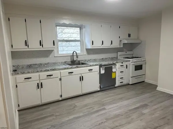 70 Chestnut St, Garfield City, NJ 07026