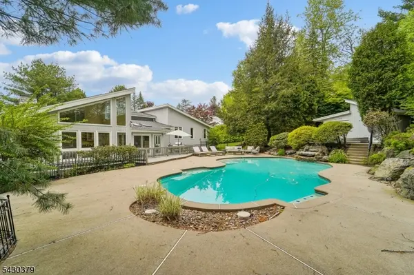 8 Union Hill Rd, Denville Twp., NJ 07834
