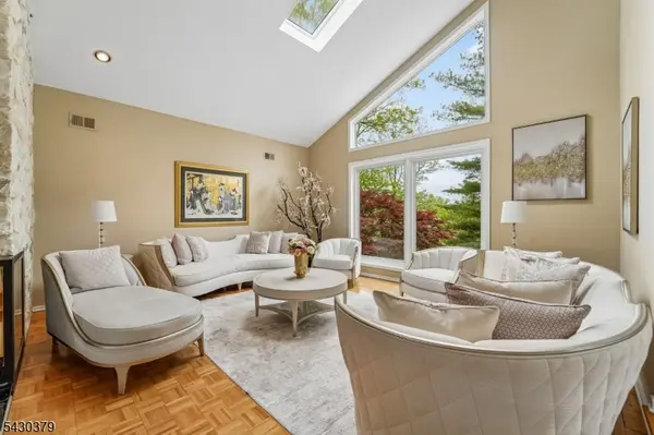 8 Union Hill Rd, Denville Twp., NJ 07834