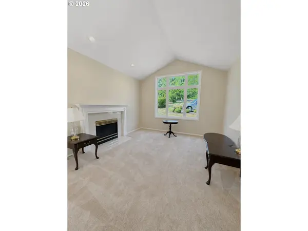 580 HOLLY AVE, Cottage Grove, OR 97424