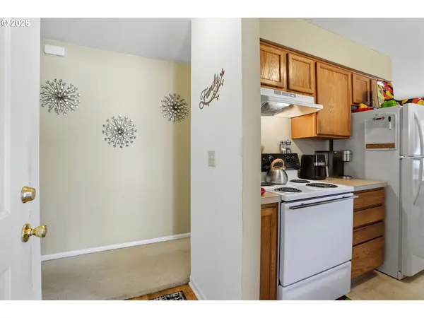 8802 N CHASE AVE, Portland, OR 97217