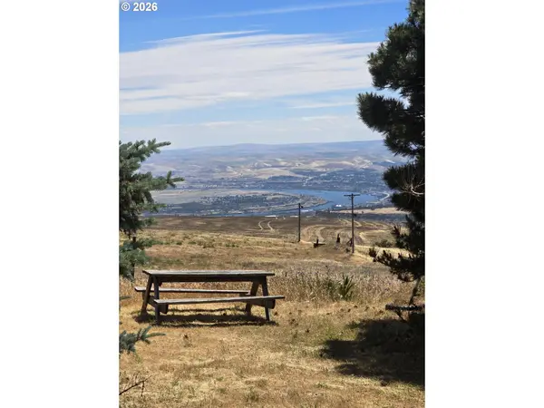 2080 MOUNTAIN VIEW DR, The Dalles, OR 97058