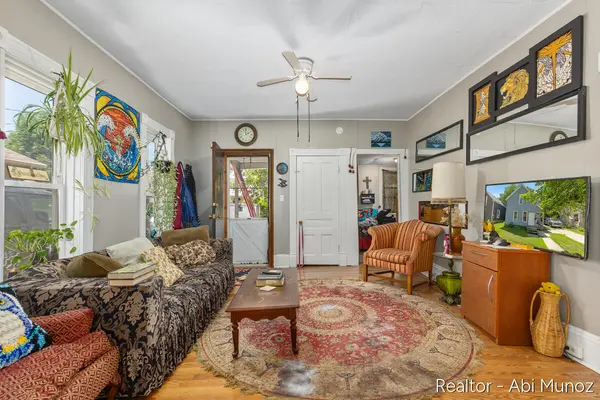 238 Travis ST NE, City Of Grand Rapids, MI 49505