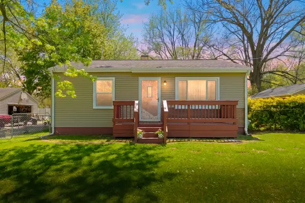 1926 Prosperity DR, Portage City, MI 49002