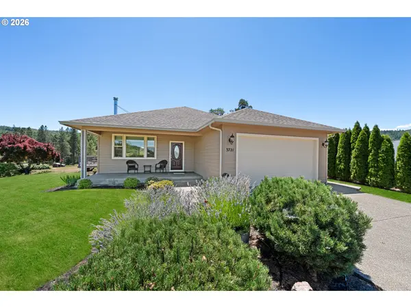 3721 COLONIAL RD, Roseburg, OR 97471