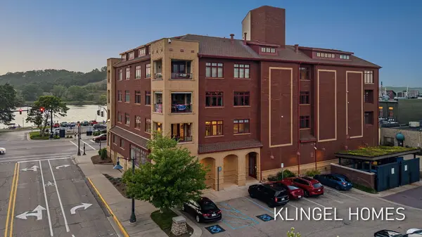 22 S Harbor DR #202, Grand Haven City, MI 49417