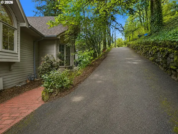 5112 SW HEWETT BLVD, Portland, OR 97221