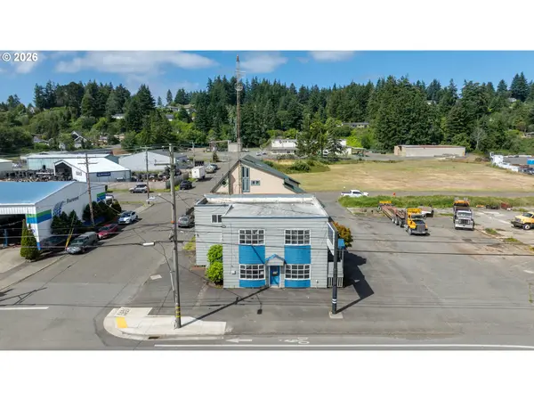 1685 N BAYSHORE DR, Coos Bay, OR 97420