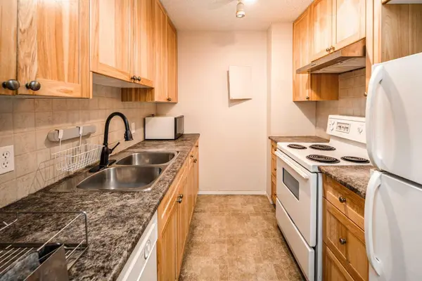 4944 Dalton DR NW #1204, Calgary, AB T3A 2E6