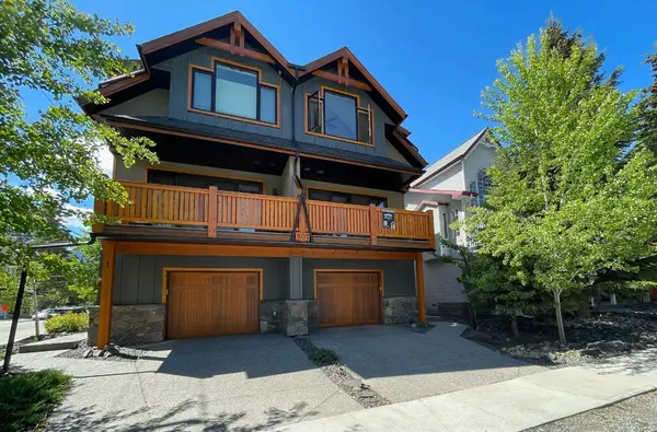 801 4 ST #3, Canmore, AB T1W2G9