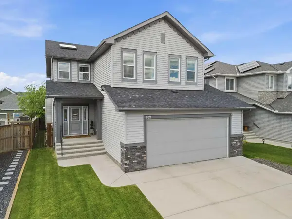 102 Drake Landing HTS, Okotoks, AB T1S 0M8