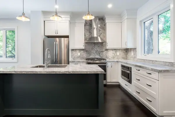 7 Louise AVE, Toronto C03, ON M6C 1E3