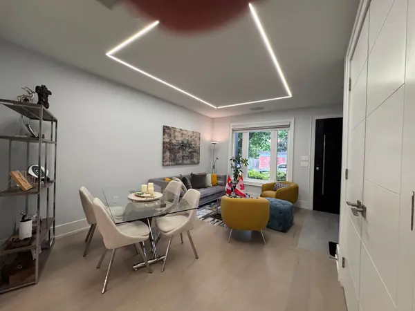 17 Hocken AVE, Toronto C02, ON M6G 2K1