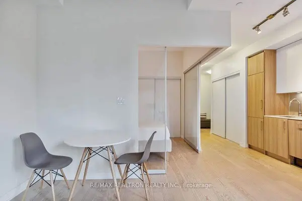 17 Dundonald ST #306, Toronto C08, ON M4Y 1K3