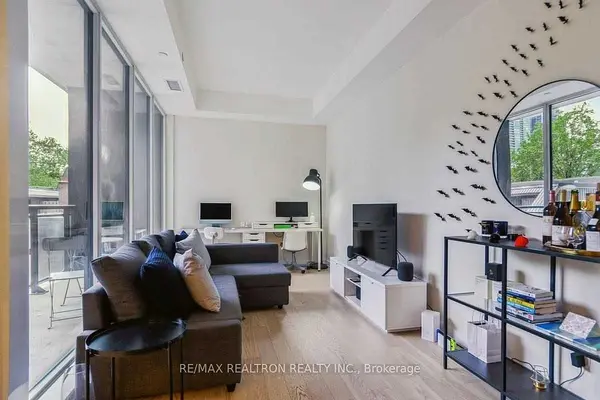 17 Dundonald ST #306, Toronto C08, ON M4Y 1K3