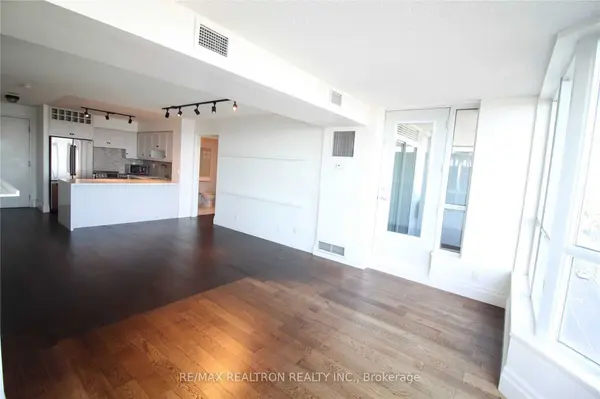 230 Queens Quay W #825, Toronto C01, ON M5J 2Y7