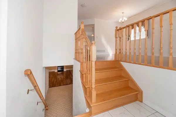 802 Coldstream DR, Oshawa, ON L1K 2Z3