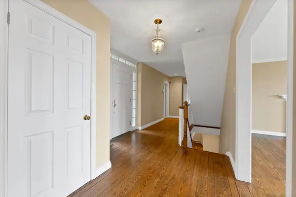 5 Hill CRES, Toronto E08, ON M1M 1H7