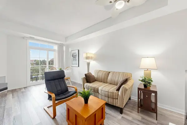 84 Aspen Springs DR #307, Clarington, ON L1C 0V3