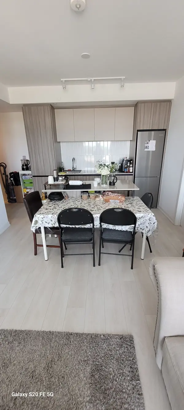 8 Beverley Glen BLVD #901, Vaughan, ON L4J 0L5