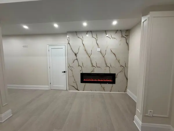 2 Chesney CRES #A, Vaughan, ON L4H 4A7